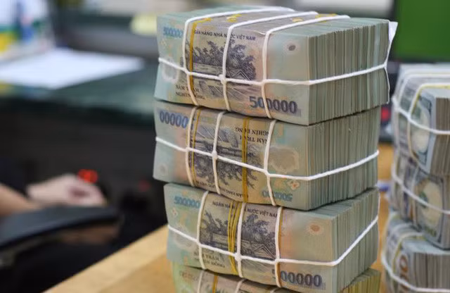Trong điều hành ngân sách nhà nước hằng năm phải kiểm soát đồng thời tỷ lệ bội chi ngân sách nhà nước và tỷ lệ trả nợ trực tiếp từ ngân sách, đảm bảo trong ngưỡng cho phép.