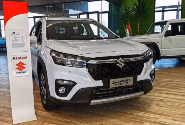 Suzuki SX4 S-Cross 2022 có giá bán chỉ 308 triệu đồng