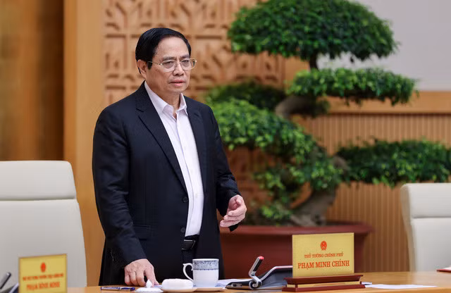 Thủ tướng yêu cầu, với quyết tâm cao, phải rà soát, đánh giá kỹ lưỡng, đề xuất các cấp có thẩm quyền trên cơ sở chính trị, cơ sở pháp lý, cơ sở khoa học, cơ sở thực tiễn - Ảnh: VGP/Nhật Bắc