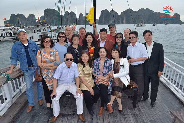Du lịch Khát Vọng Việt là đơn vị lữ hành luôn được du khách tin tưởng đặt tour du lịch Hạ Long.