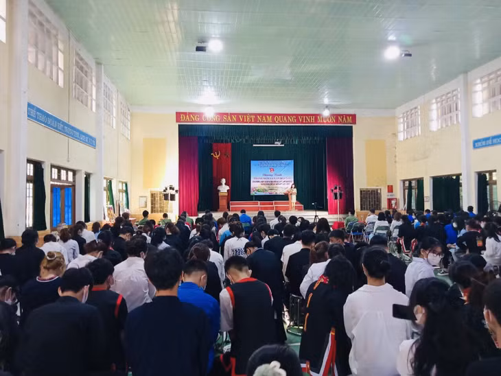 Đông đảo đoàn viên thanh niên và học sinh tham dự Chương trình “Thanh niên và Văn hóa đọc”.