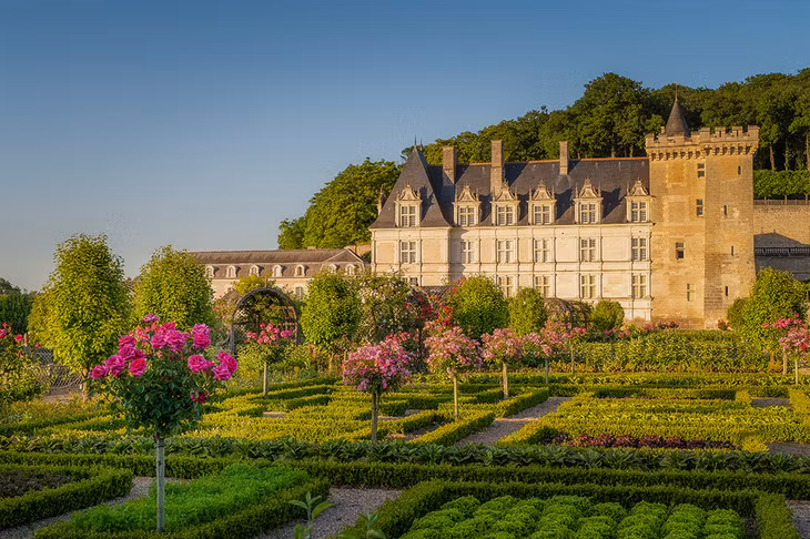 Chateau de Villandry, Indre-Et-Loire, Pháp: Khu vườn của thời phục hưng này đem lại cho du khách những mảng màu và không gian tuyệt đẹp. Vào mùa thu, những loại rau củ tự nhiên điểm tô thêm vẻ trù phú. Ảnh: MFCH.