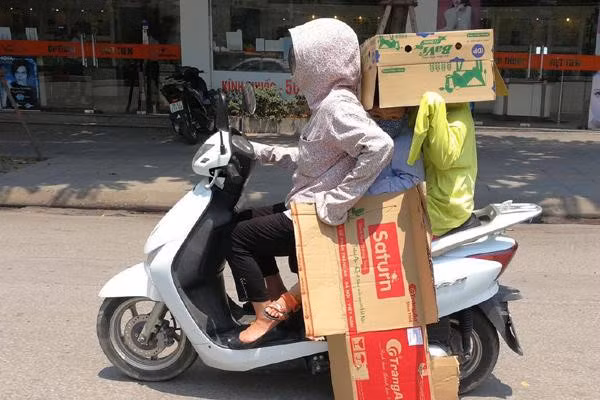 Miền Bắc và Trung Bộ đang hứng chịu đợt nắng nóng đầu tiên, nhiều nơi lên đến mức 39 độ. Ảnh minh họa: Lê Anh Dũng