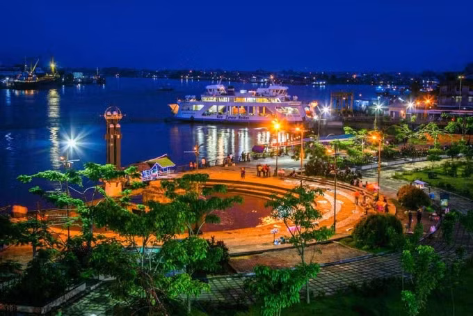 Thành phố Pontianak về đêm. Ảnh: Wonderful Indonesia