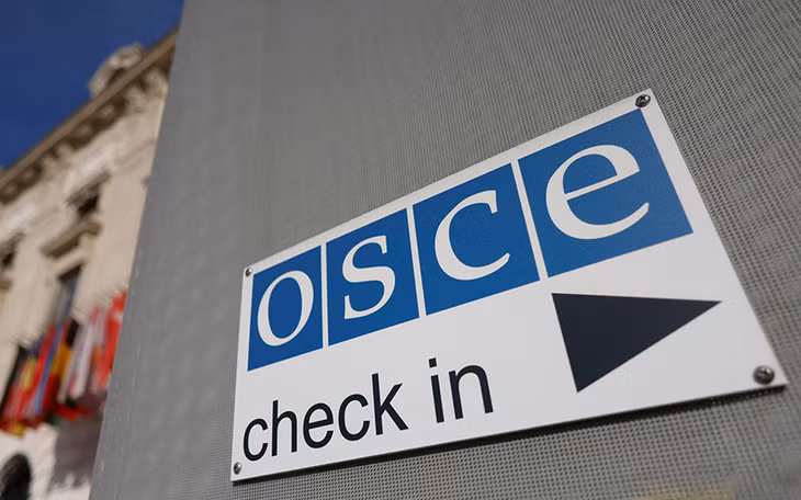 Biển chỉ dẫn lối vào trụ sở OSCE tại Vienna, Áo. (Ảnh: Reuters)