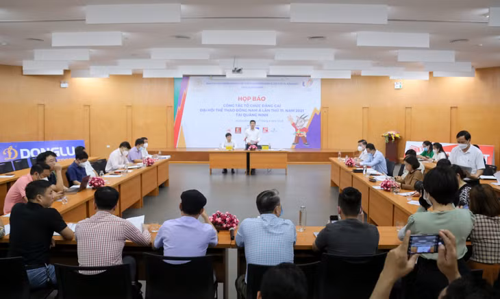 Quang cảnh buổi họp báo.