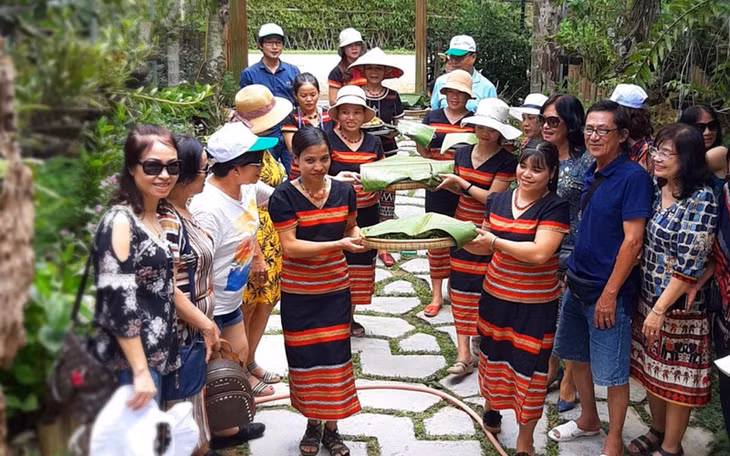 Mô hình du lịch cộng đồng tại A Lưới gần đây được du khách yêu thích (Ảnh minh họa)
