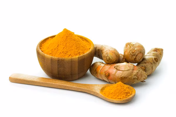 Nghệ có đặc tính chống oxy hóa và chống viêm giúp giảm đau, sưng tấy.