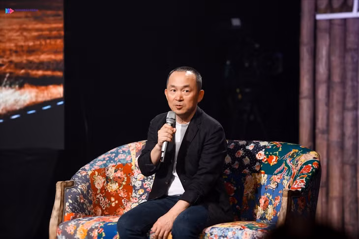 Nhạc sĩ Quốc Trung lần đầu tiên tiết lộ quá khứ làm "ca sĩ" bất đắc dĩ của mình. Ảnh: VTV