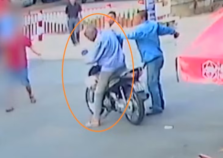Sau khi gây án Đỉnh lấy xe máy tẩu thoát khỏi hiện trường.