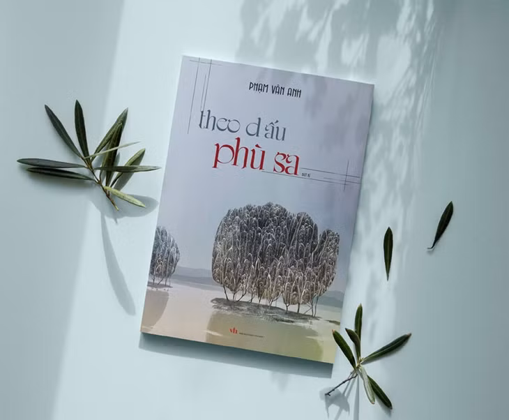 Bìa cuốn sách “Theo dấu phù sa”.