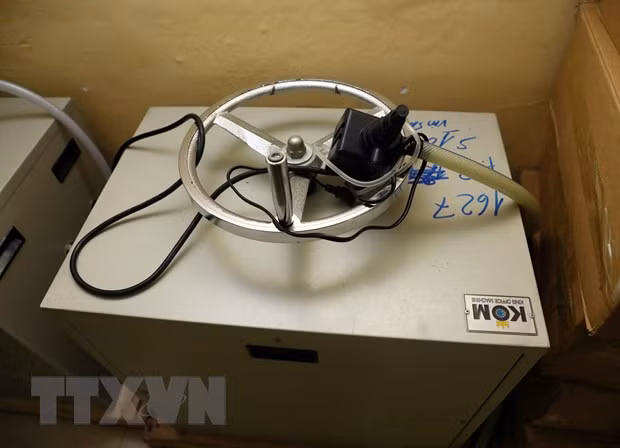 Ha Noi: Triet pha cac o nhom lam gia bang lai xe gia voi quy mo lon hinh anh 1