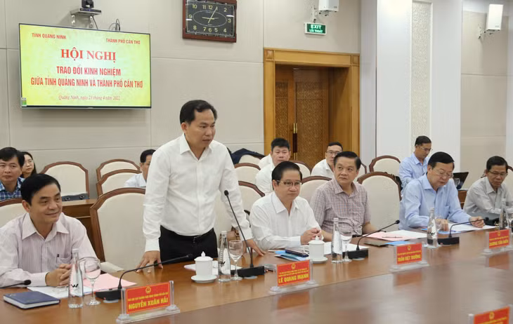 Đồng chí Lê Quang Mạnh, Ủy viên BCH Trung ương Đảng, Bí thư Thành ủy, Trưởng đoàn ĐBQH TP Cần Thơ, phát biểu tại buổi làm việc.
