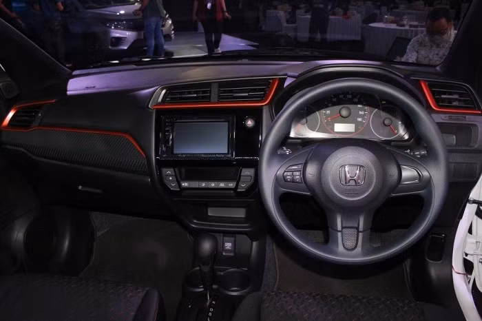 Cận cảnh khoang nội thất trên Honda Brio RS Urbanite Edition 2022