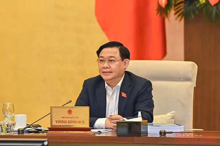 Chủ tịch Quốc hội Vương Đình Huệ phát biểu ý kiến tại phiên họp. (Ảnh: DUY LINH)