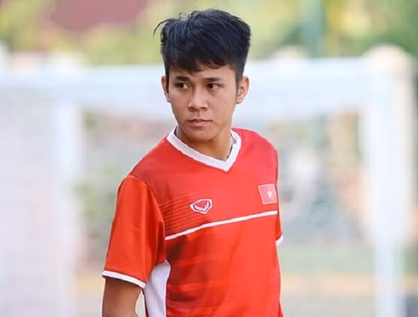 Lê Minh Bình được kỳ vọng sẽ bổ sung sức mạnh cho hàng tiền đạo U23 Việt Nam.