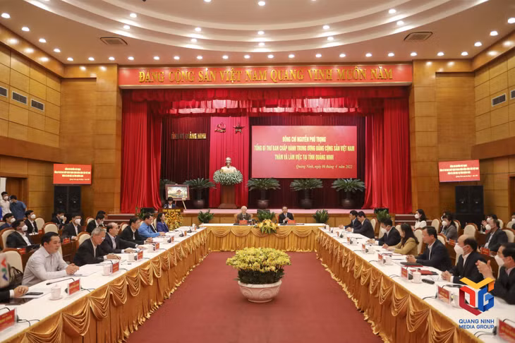 Quang cảnh buổi làm việc