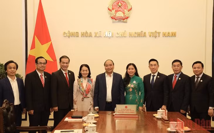 Chủ tịch nước Nguyễn Xuân Phúc làm việc với Trung ương Hội Chữ thập đỏ Việt Nam.
