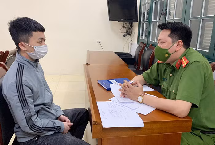 Đối tượng Đỗ Văn Phúc tại cơ quan Công an.