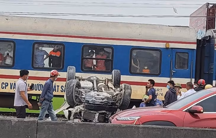 Hiện trường sau vụ TNGT đường sắt