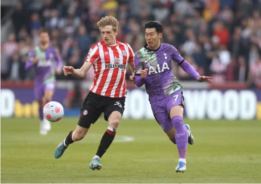 Brentford chơi đầy tự tin sau khi đã hoàn thành mục tiêu trụ hạng.