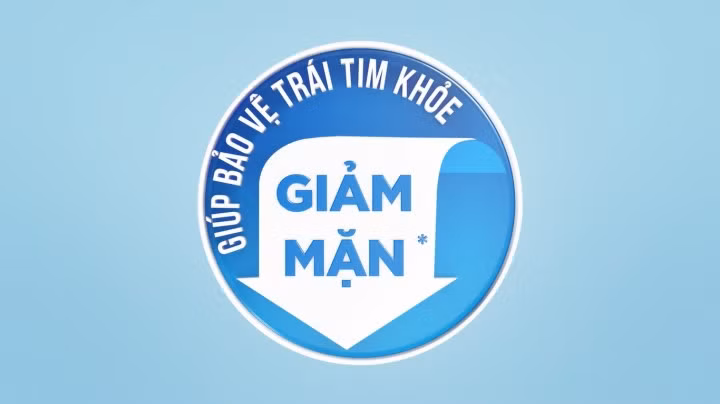 Việc ăn giảm mặn nên chú ý lựa chọn các sản phẩm có gắn nhãn giảm mặn.
