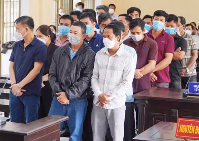 Quang cảnh phiên tòa xét xử.