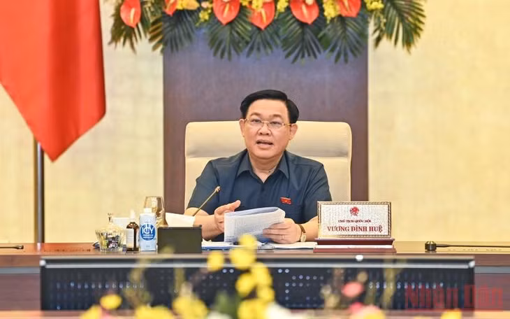 Chủ tịch Quốc hội Vương Đình Huệ phát biểu ý kiến tại phiên họp. (Ảnh Duy Linh)