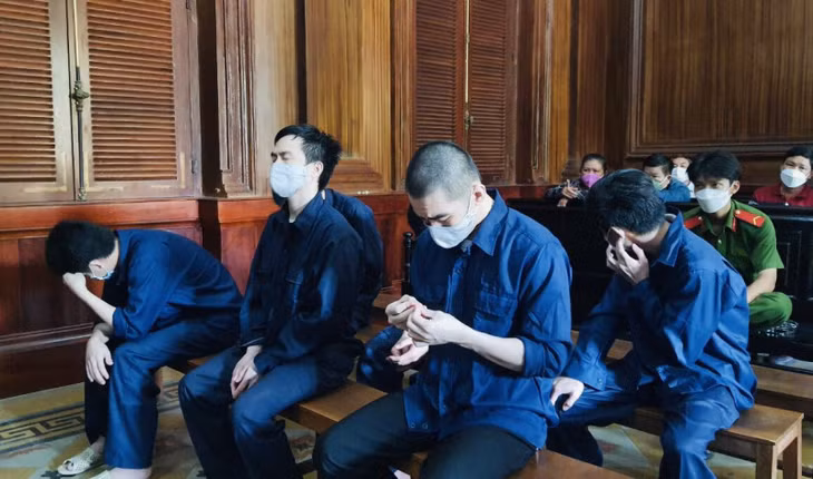 Các đối cướp tại tòa