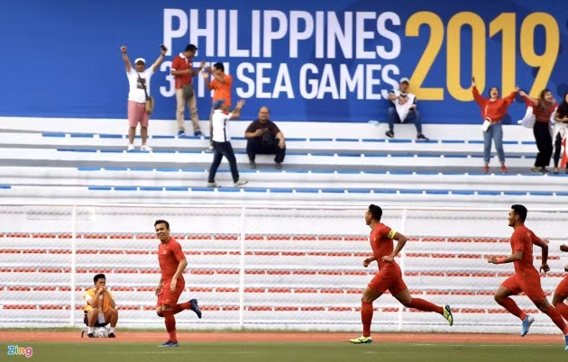 Egy Maulana Vikri (ngoài cùng bên trái) đã tỏa sáng ở SEA Games 2019 và AFF Cup 2020, trước khi được triệu tập lên U23 Indonesia cho SEA Games 31. Ảnh: Quang Thịnh.