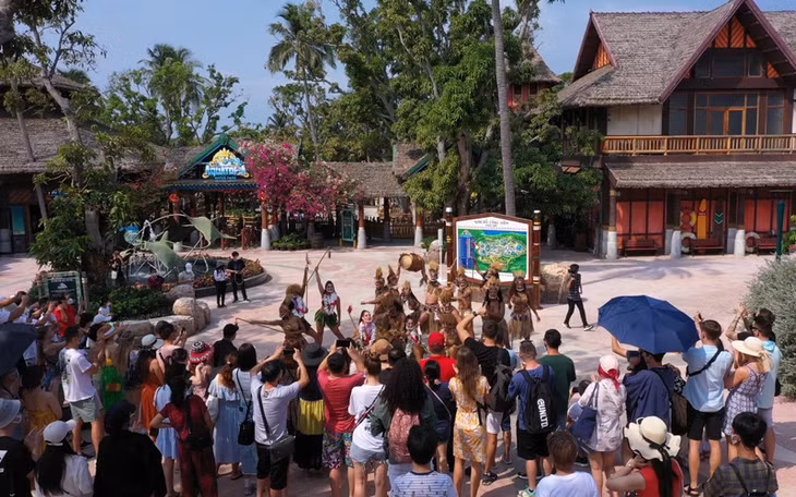 Các tour trọn gói nghỉ dưỡng, dịch vụ Free &amp; Easy và dịch vụ lưu trú tại các resort cao cấp được ưa chuộng trong dịp nghỉ lễ này (Ảnh: CTV)