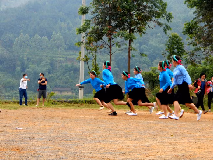 Những “bông hoa núi rừng” đá bóng ảnh 1 Những “bông hoa núi rừng” đá bóng ảnh 1