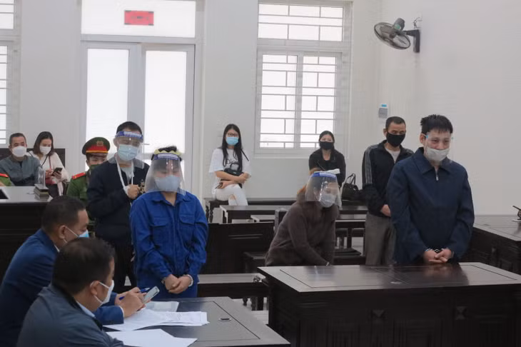Các bị cáo tại phiên toà.