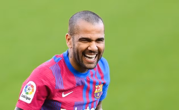 Alves lo lắng về việc lần thứ 2 ra mắt Barca.