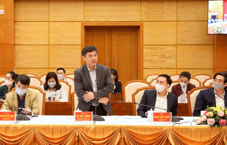 Các đại biểu phát biểu thảo luận, đóng góp ý kiến tại hội thảo.