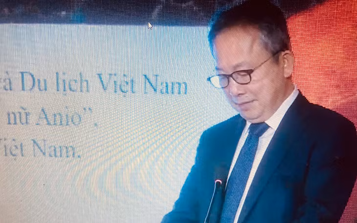 Đại sứ đặc mệnh toàn quyền Nhật Bản tại Việt Nam Yamada Takio phát biểu tại buổi họp báo.