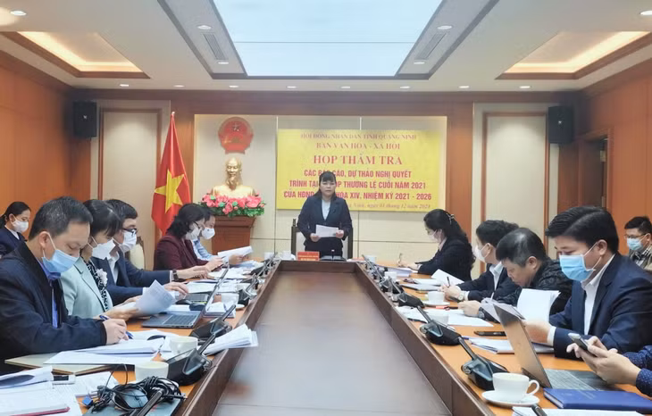 Quang cảnh cuộc họp.