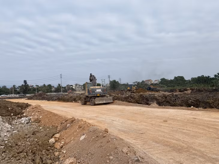San gạt mặt bằng dự án đầu tư hạ tầng khu dân cư nối Tỉnh lộ 332 hai bên đường 18 cũ phường Hồng Phong, thị xã Đông Triều.