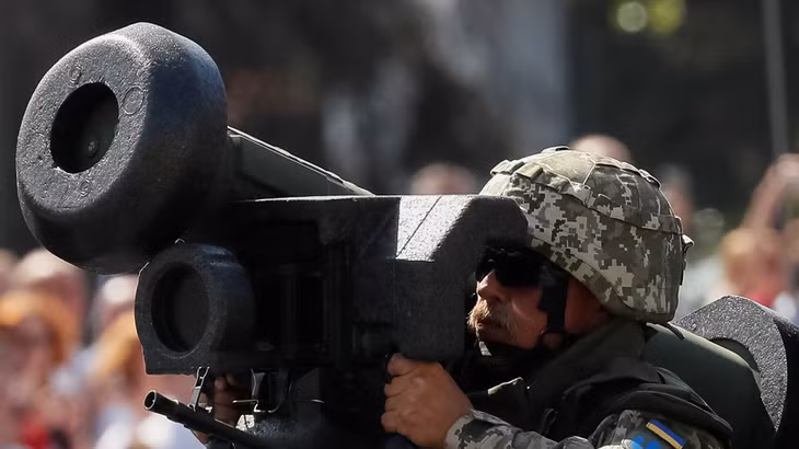 Hệ thống phóng tên lửa đa năng Javelin do Mỹ sản xuất. Ảnh: Reuters