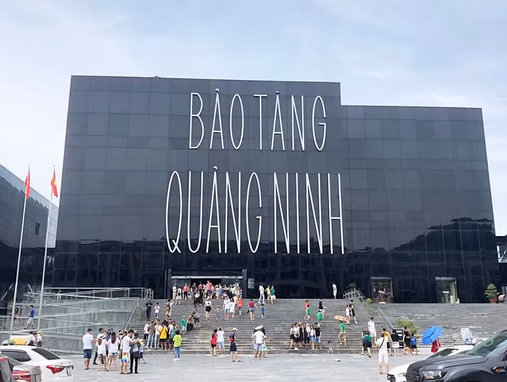 Bảo tàng Quảng Ninh.