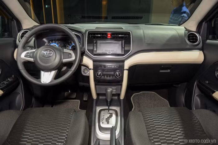 Không gian nội thất của Toyota Rush