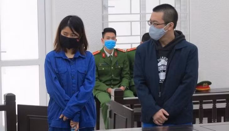 Hai bị cáo Guo Long và Chi Jin Hua tại phiên xử.