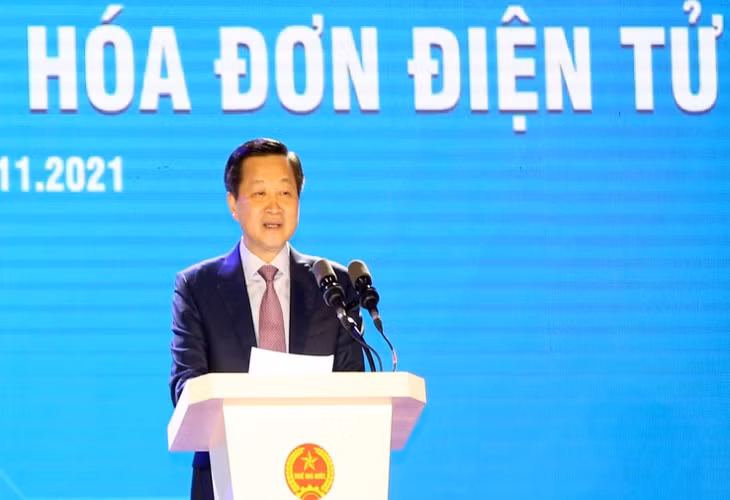 Phó Thủ tướng Lê Minh Khái: Tiếp tục xây dựng, hoàn thiện hơn nữa Hệ thống hóa đơn điện tử; bảo đảm thông tin, dữ liệu chính xác, minh bạch, thống nhất, an ninh, an toàn, đáp ứng yêu cầu quản lý và tạo thuận lợi cho người nộp thuế; nỗ lực bắt kịp, tiến cùng và vươn lên trong quản lý thuế so với khu vực, thế giới.