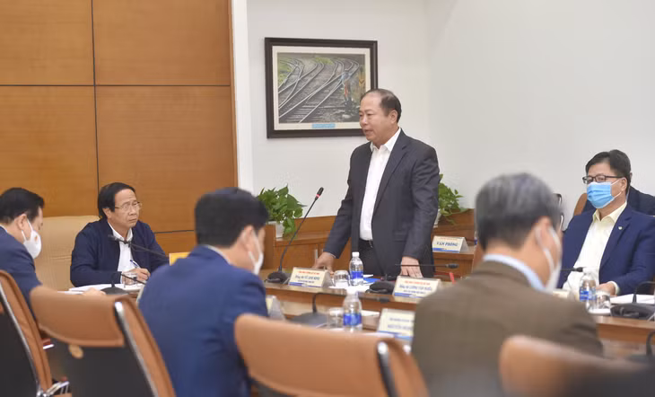 Chủ tịch HĐTV Tổng Công ty Đường sắt Vũ Anh Minh: Tổng công ty Đường sắt Việt Nam gặp nhiều khó khăn do dịch COVID-19. Ảnh VGP/Đức Tuân