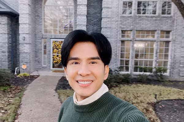 Căn nhà với ngoài sang trọng, cổ kính.