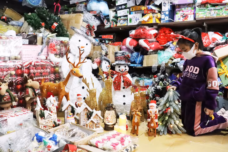Rất nhiều mẫu mã trang trí dịp Noel phong phú, đa dạng.