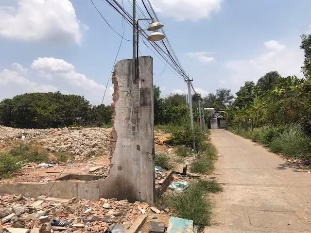 Đường vào Dự án 32ha Phước Kiển hiện nay.