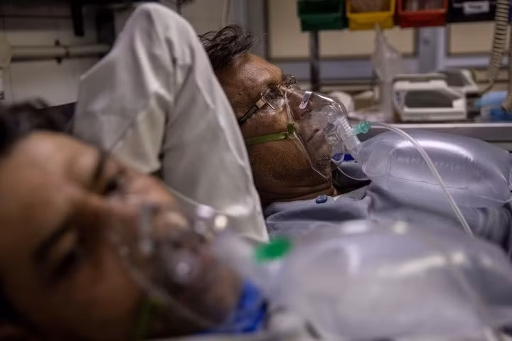 Virus tồn tại trong các nội tạng là nguyên nhân hiện tượng COVID-19 kéo dài. (Ảnh: AFP)