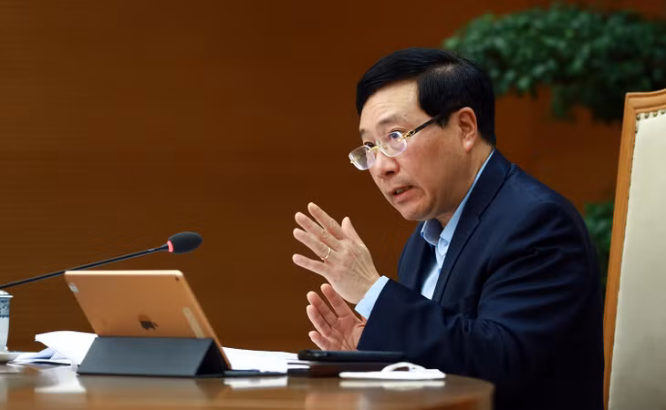 Phó Thủ tướng Thường trực Phạm Bình Minh yêu cầuỦy ban Dân tộc phải khẩn trương phối hợp chặt chẽ với các bộ, ngành liên quan để hoàn tất dự thảo Quyết định trình Chính phủ ban hành ngay trong tháng 12 - Ảnh: VGP/Hải Minh