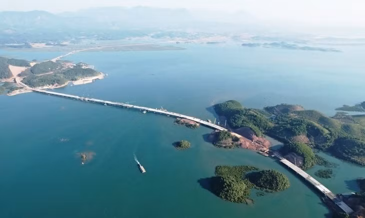 Cao tốc Vân Đồn - Móng Cái là công trình mang ý nghĩa chiến lược của tỉnh Quảng Ninh.